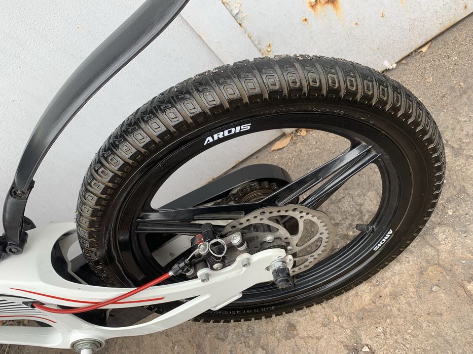 Детский велосипед Ardis,на 18 колесах.