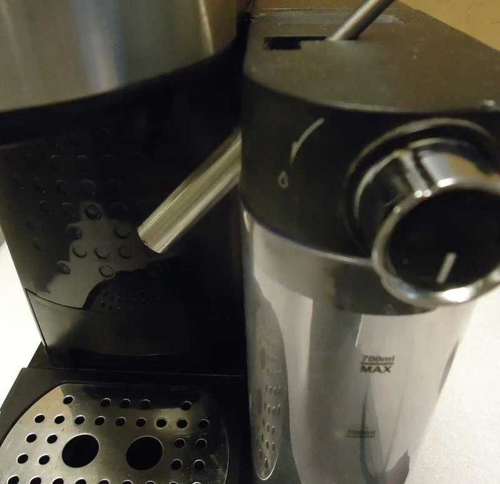 Ekspresy do kawy  SEMM 1470w