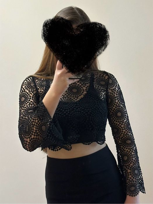 Чорна готична накидка бренду PrettyLittleThing