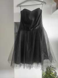Czarna sukienka bez ramiączek z tiulem i brokatem