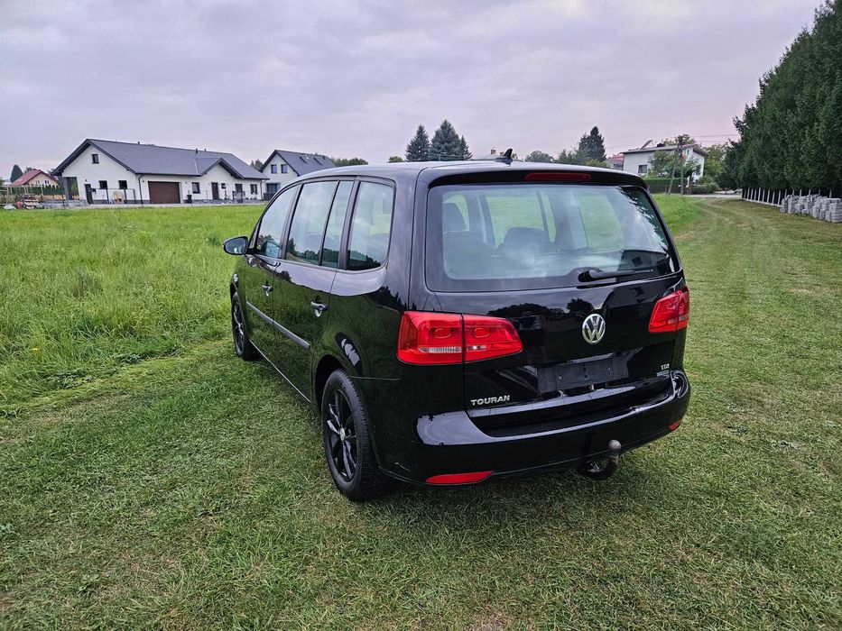 Volkswagen Touran 1. 6 TDI • 2011 rok