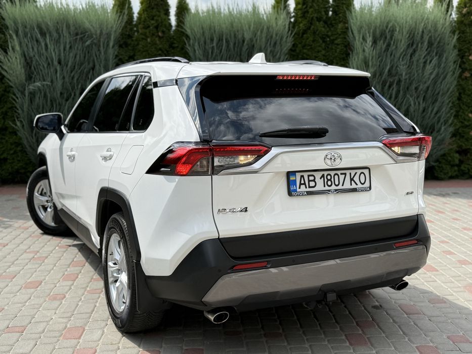 Офіційний ціленький Toyota Rav 4