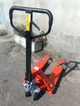Porta paletes curto 80 cm roda dupla 2500 kg