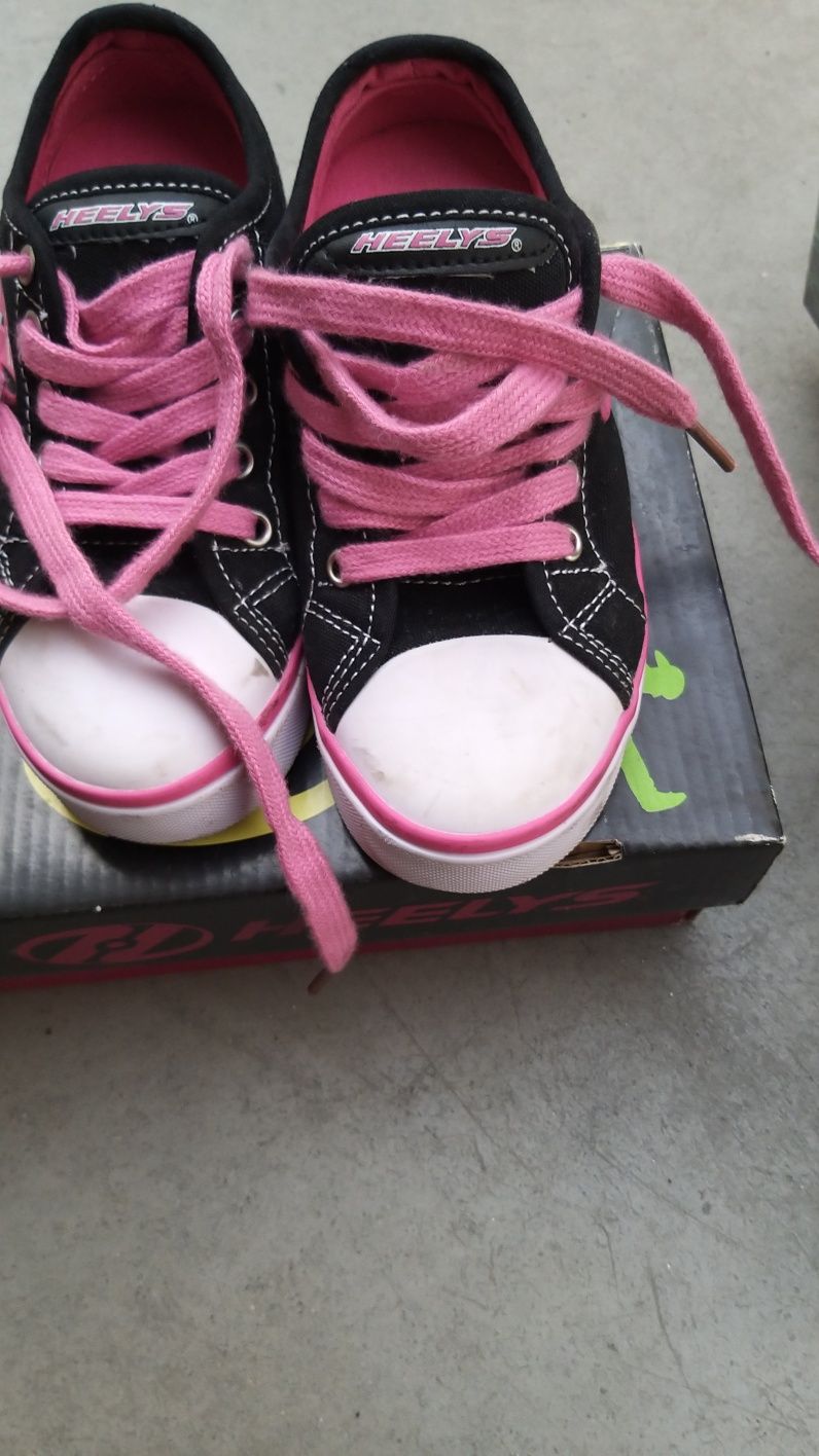 Sapatilha/tenis com rodinhas (patins) HEELYS