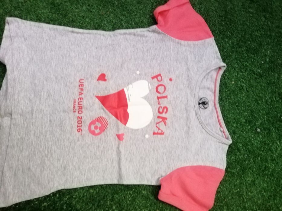 Sprzedam jak na zdjęciach w bardzo dobrym stanie koszulki /t-shirt