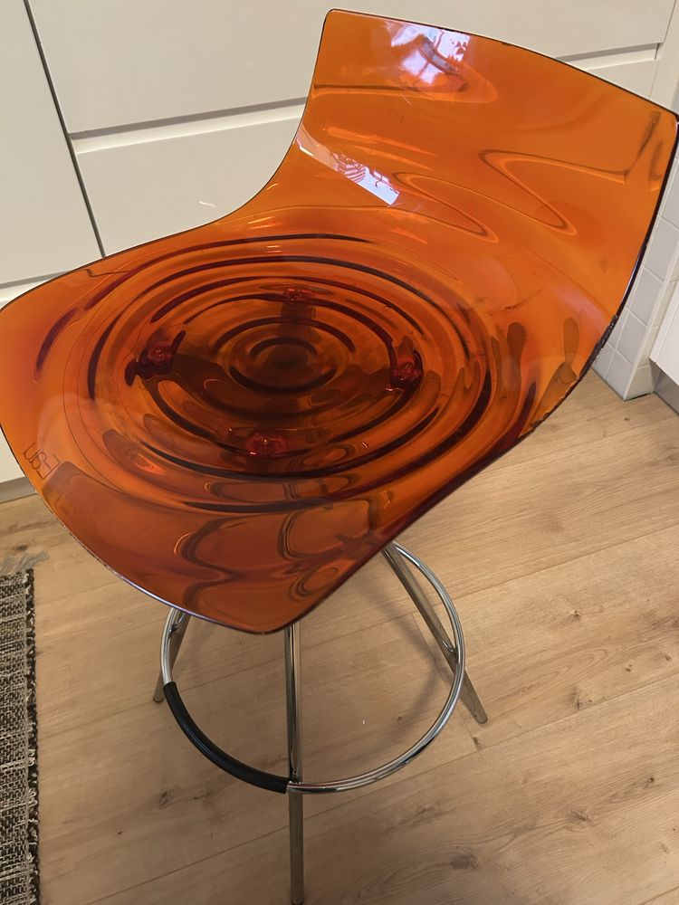 2 bancos altos Calligaris L’eau laranja