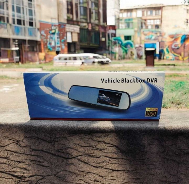 Реєстратор в машину дзеркало з камерами з дисплеєм