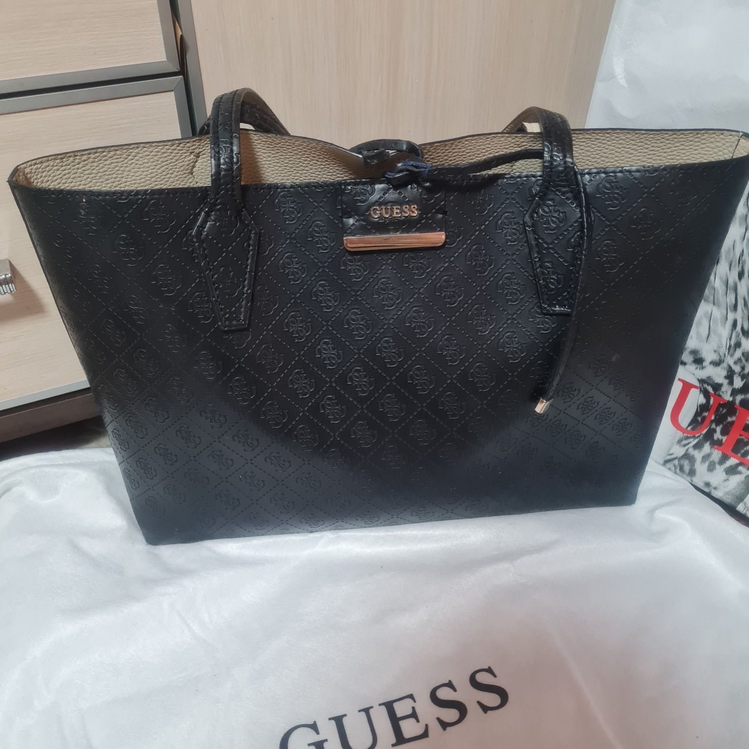 Guess 3w1 dwustronna torebka shopperka z dodatkową małą torebką / kosm