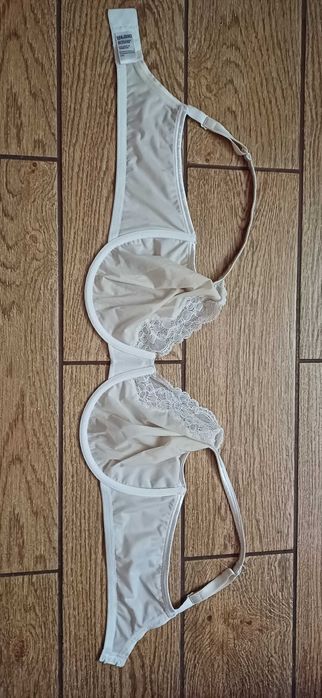 Kremowy biustonosz Marks & Spencer r. 90 D