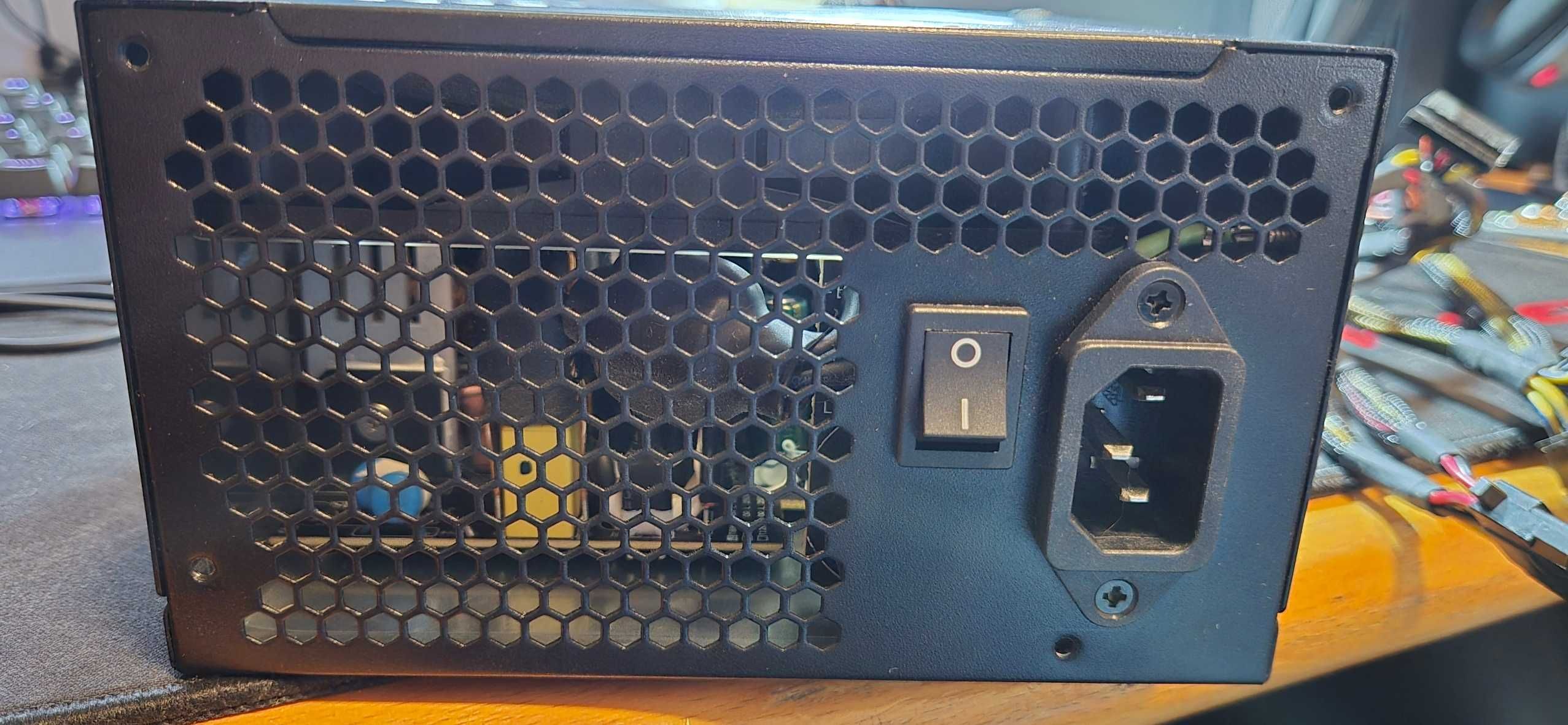 Fonte Corsair VS Series VS400 PSU 80+ PLUS