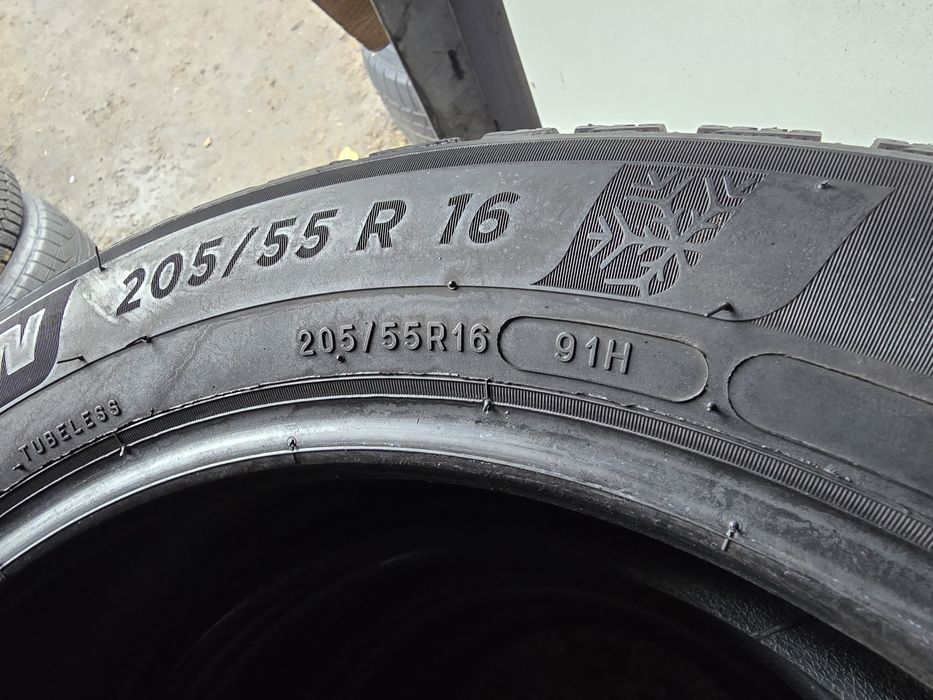 Sprzedam 4 opony 205/55 16" Michelin zimowe 90%