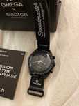 Snoopy Nowy Księżyc – Omega x Swatch SO33B700 PL