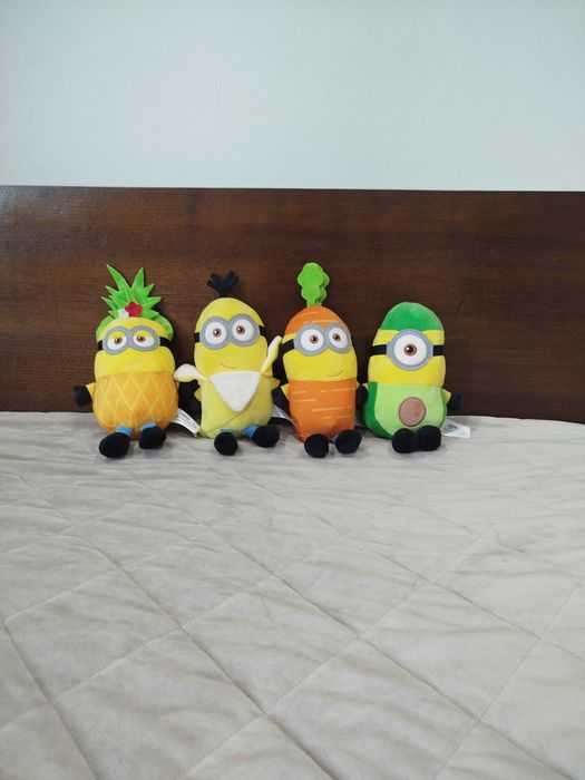 Conjunto de 4 Peluches dos Minimos de fruta