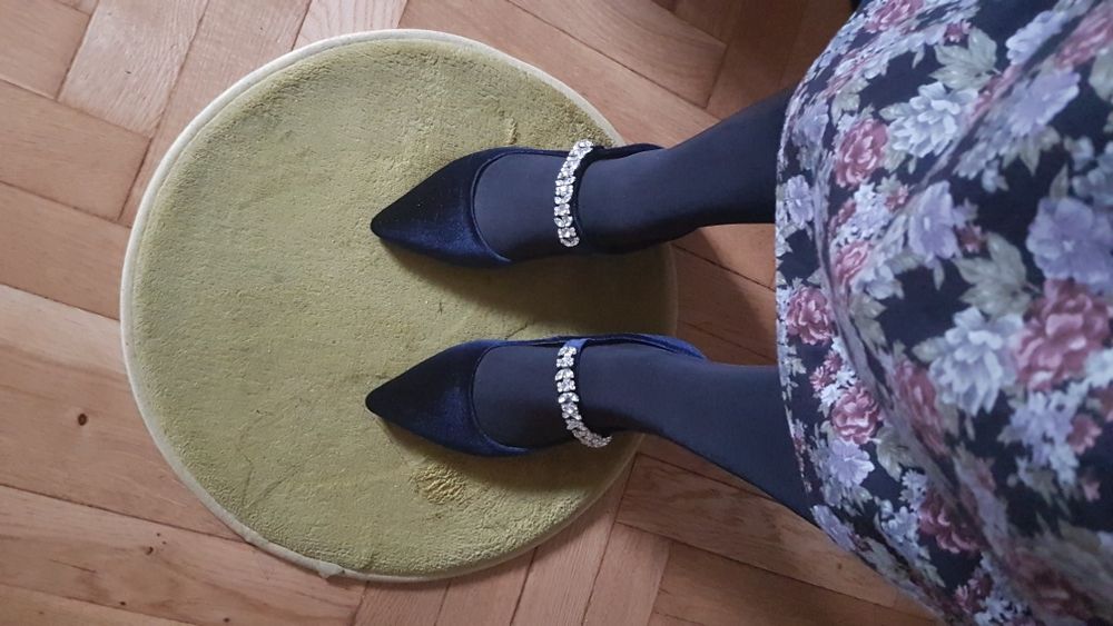 Śliczne buty welurowe 40/41