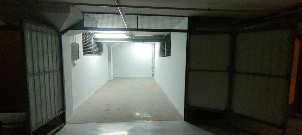 Гаражний бокс 20.8 м2 в паркінгу м.Київ вул. Старонаводницька 10-А.