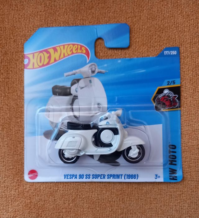 Vespa 90 SS Super Sprint (1966) Branco Hot Wheels
