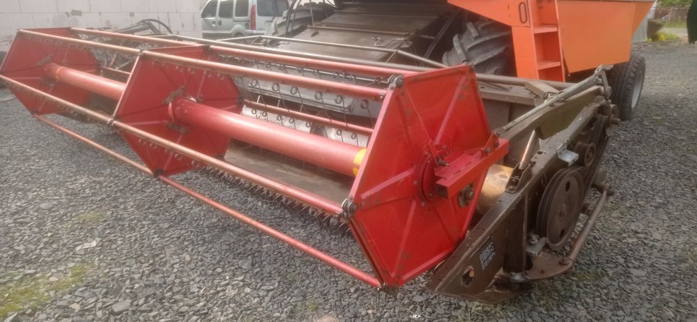 Комбайн зернозбиральний Dronningborg 7500