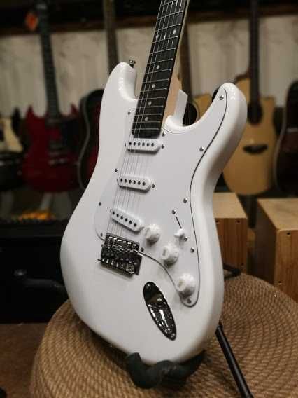 gitara elektryczna typu stratocaster Prima ST-350 WH elektryk ST-350
