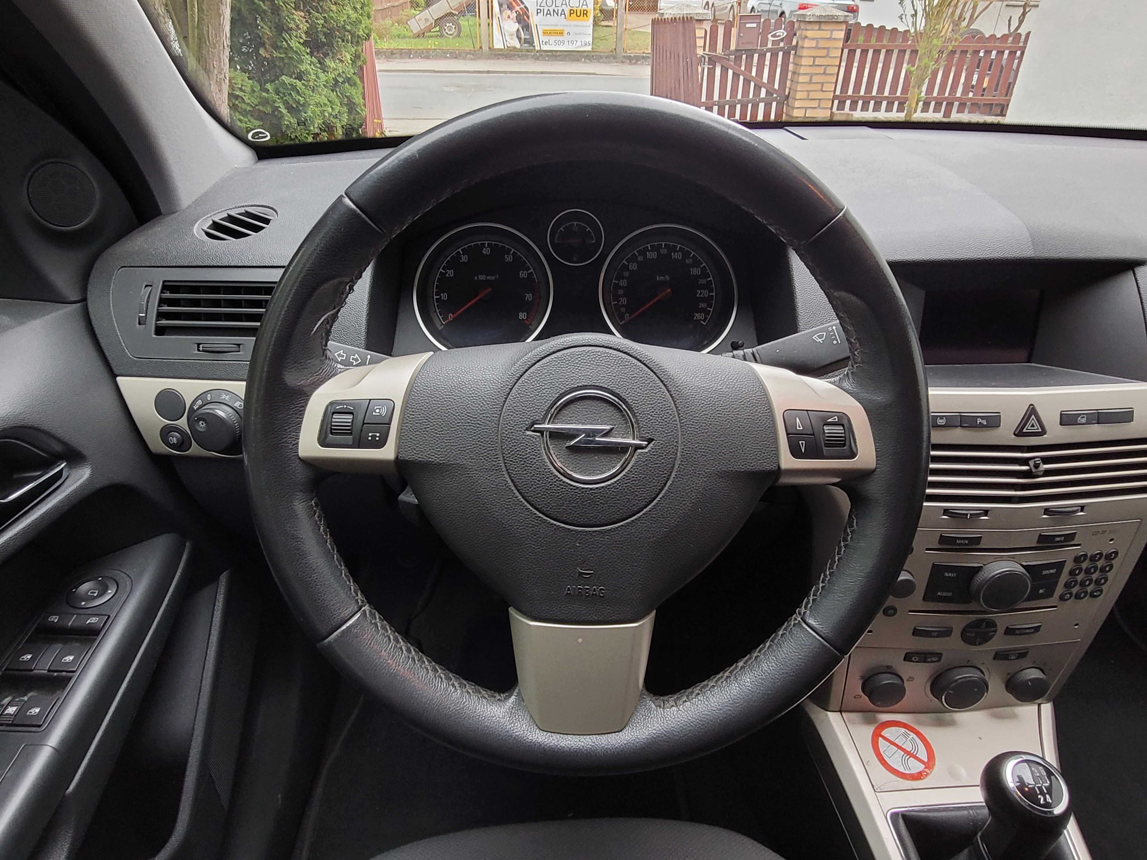 Opel Astra 1.6 Benzyna 116 KM Opłacony Parktronik Klima Multi Zadbany