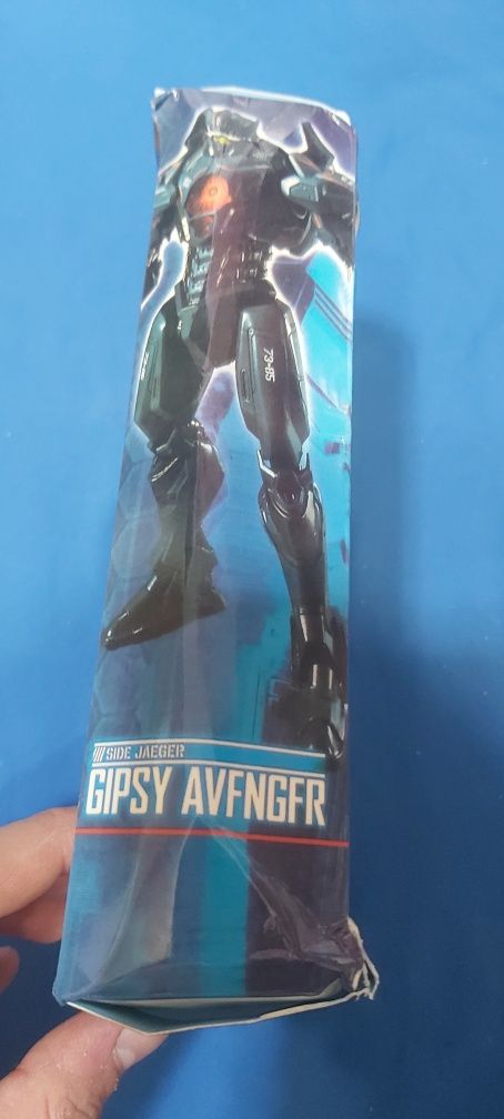 Figurka Pacific Rim Gipsy Avenger akcesoria części ruchome .