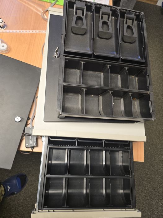 Szuflada kasowa elzab gamma A22 zestaw z dodatkowa kaseta i przystawką