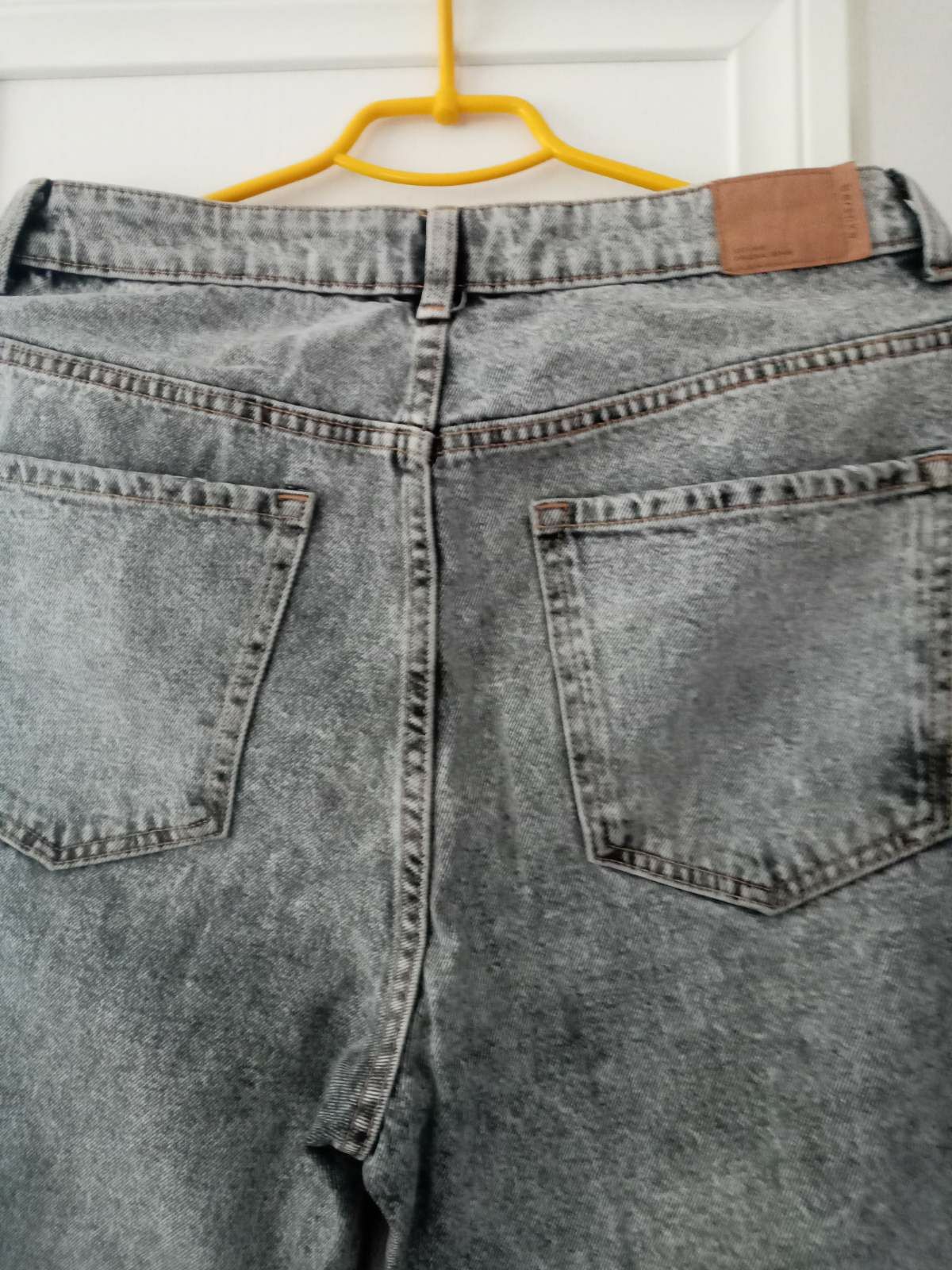 Джинсы Bershka Denim ориг.L,разм.40.Серый цвет.Котон.хорошее состояние