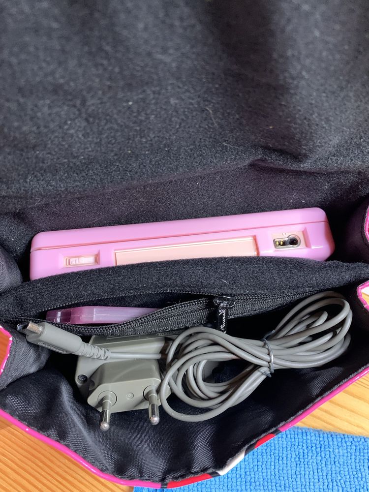 приставка NINTENDO DS LITE зарядка, сумка игра розовая