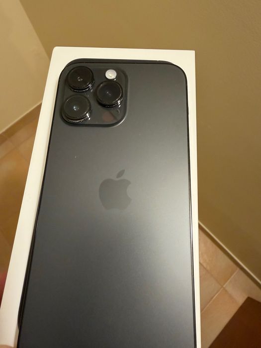 Iphone 14 pro max 256 gb com carregador e cabos incluido