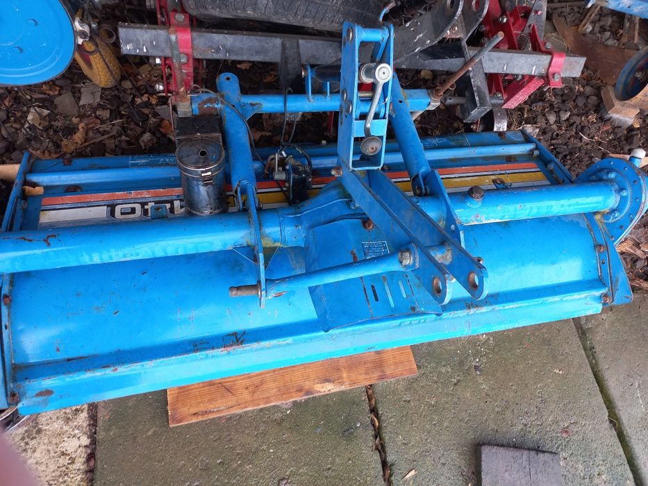 Продаю мінітрактор з грунтофрезою