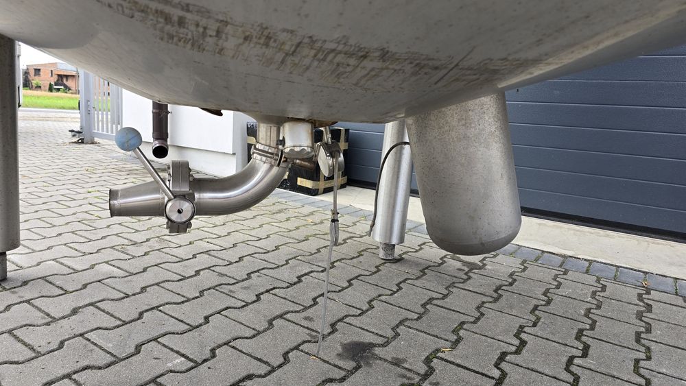 Zbiornik z mieszadłem kwasoodporny 5000 l. dwupłaszczowy nierdzewny