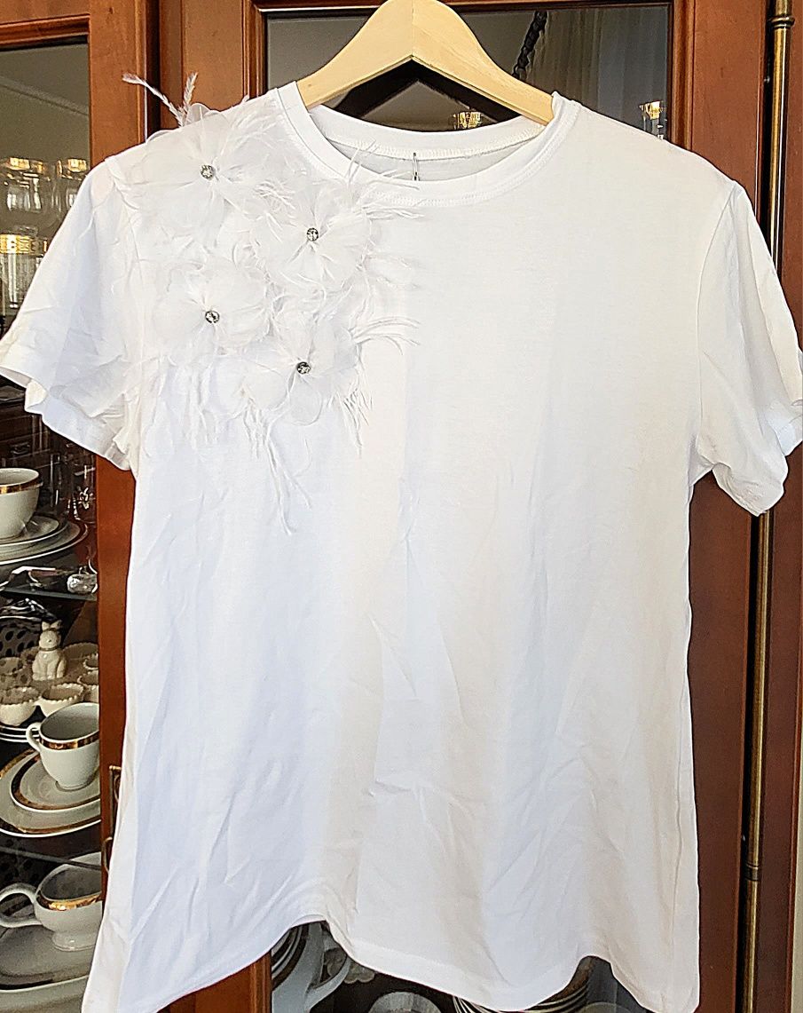 Bluzka tshirt z aplikacją kwiaty 3d komunia biała