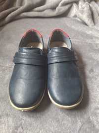 Buty eleganckie 28