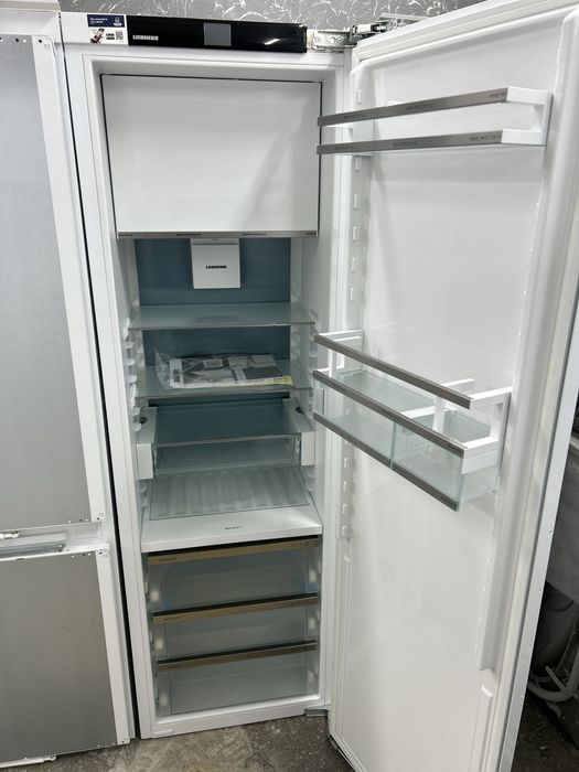 Вбудовані холодильники Liebherr premium BioFresh NoFrost та MIELE KFN
