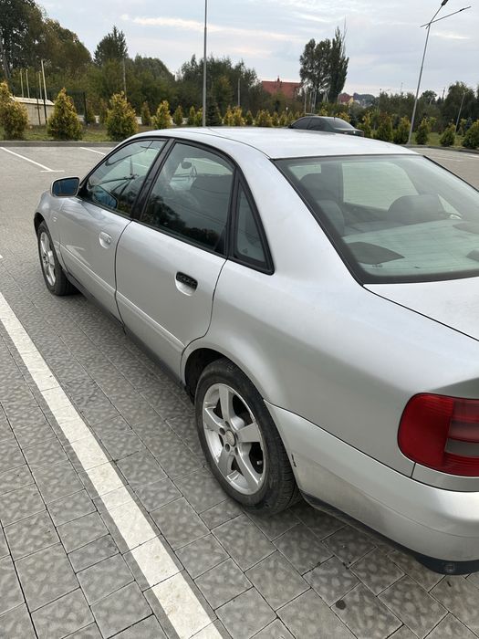 продам audi a4 b5