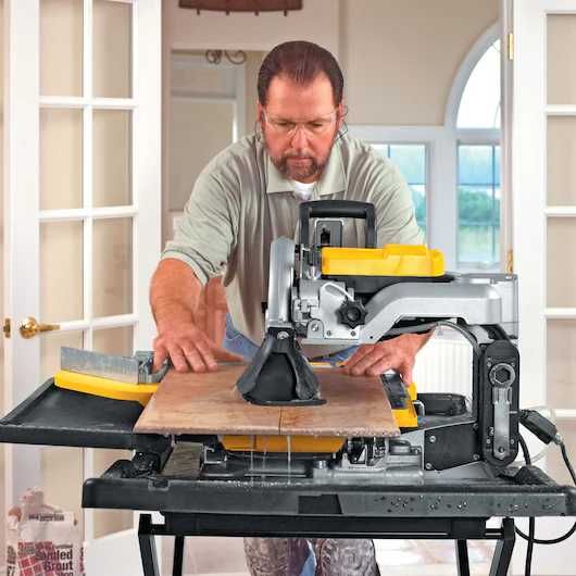 Przecinarka do płytek D24000-QS DeWalt 250mm 1600W