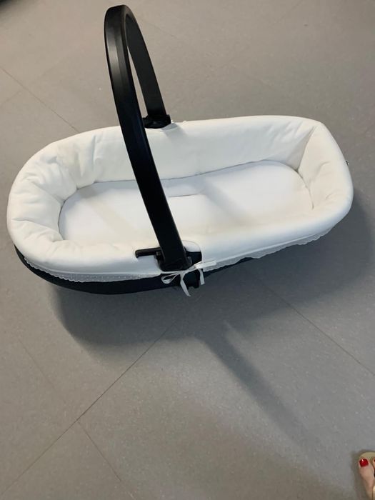 Vendo alcofa chicco com forra maju baby