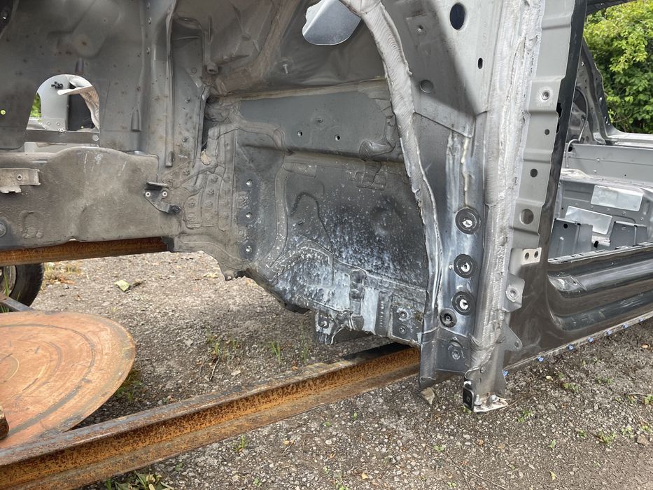 Чверть передня ліва AUDI Q8 4M 2018-2022