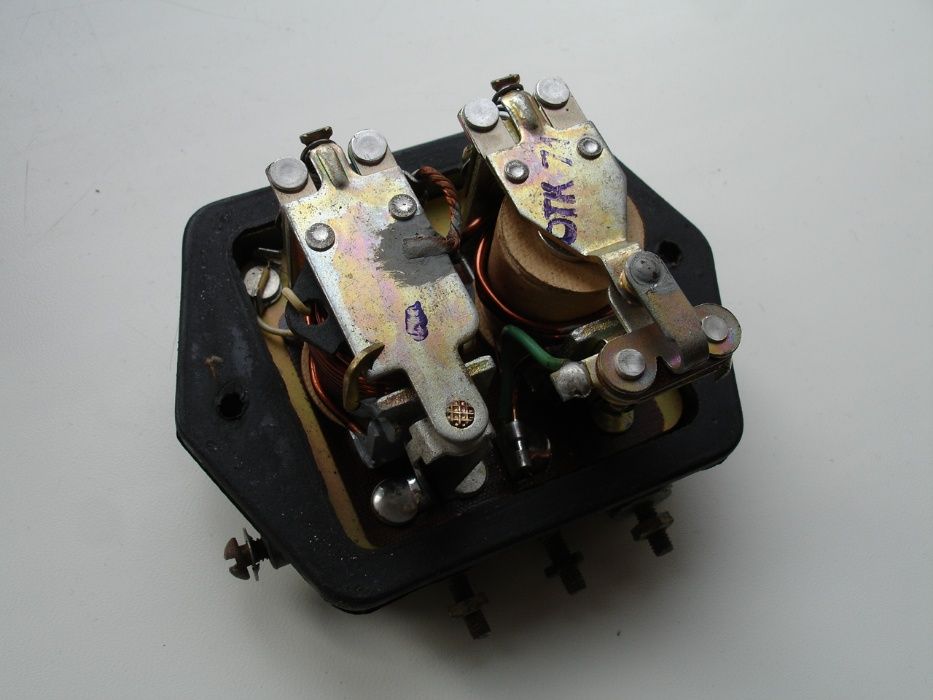 реле зарядки РР 302