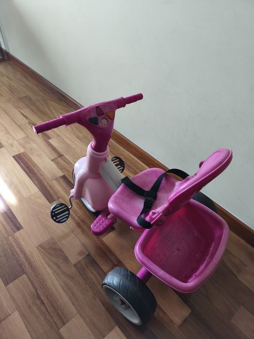 Triciclo.   Para criança