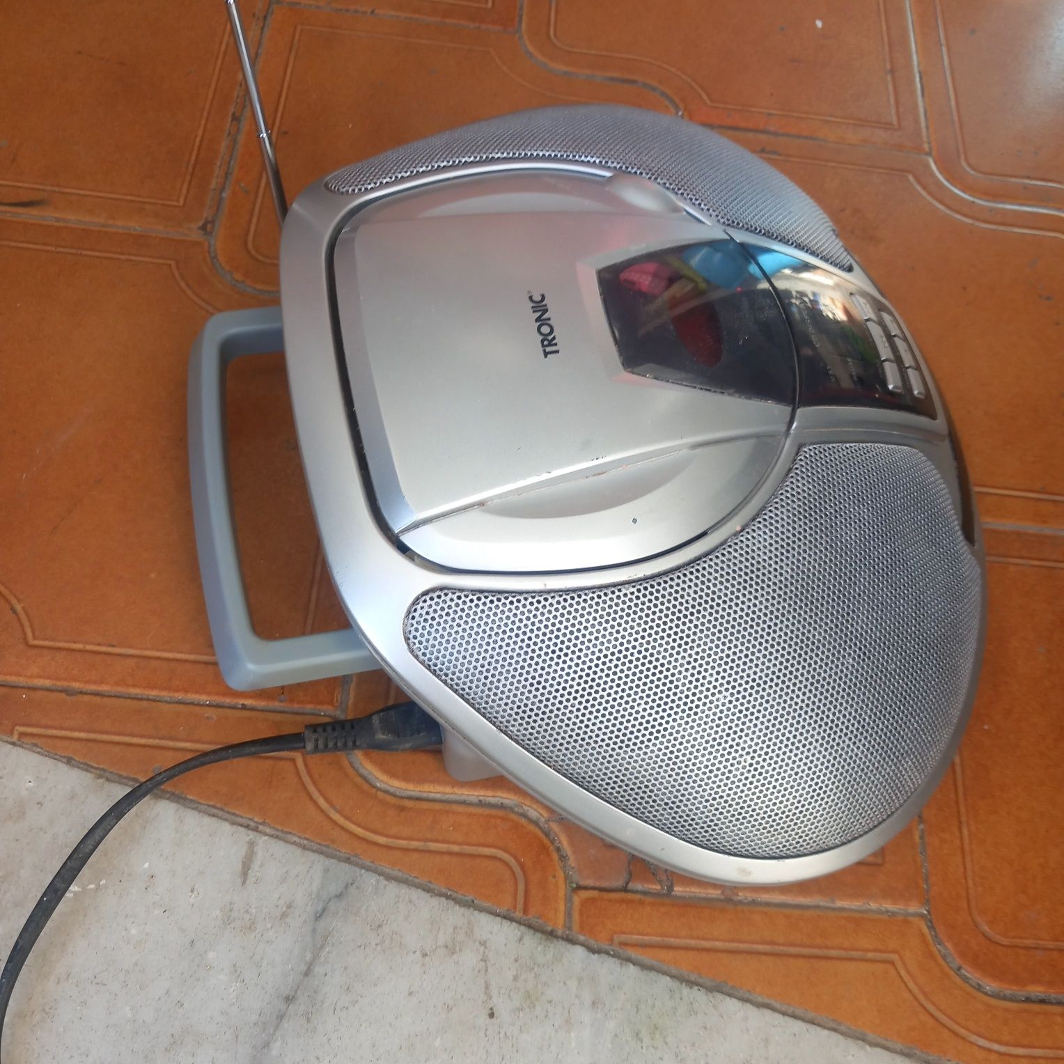 Radio portátil Tronic