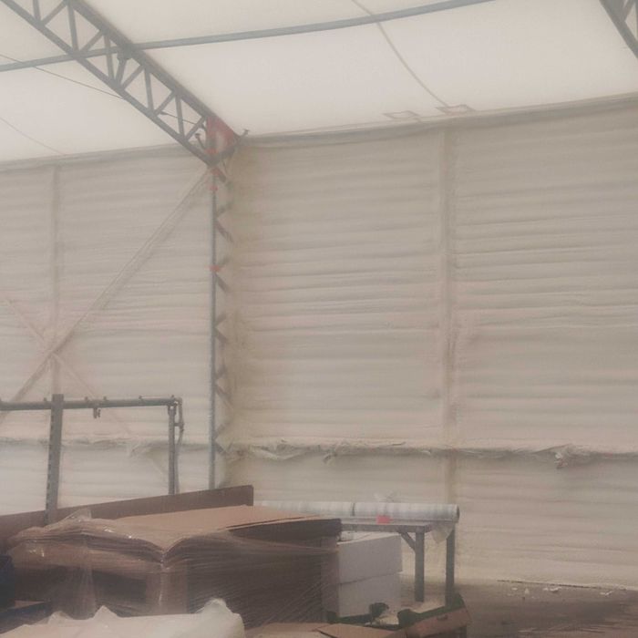 Izolowanie hal budynków gospodarczych Pianę PUR twardą