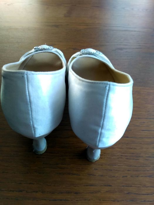 Buty czułenka ecru rozm. 38,5