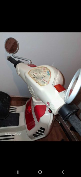 Mota vespa infantil a bateria