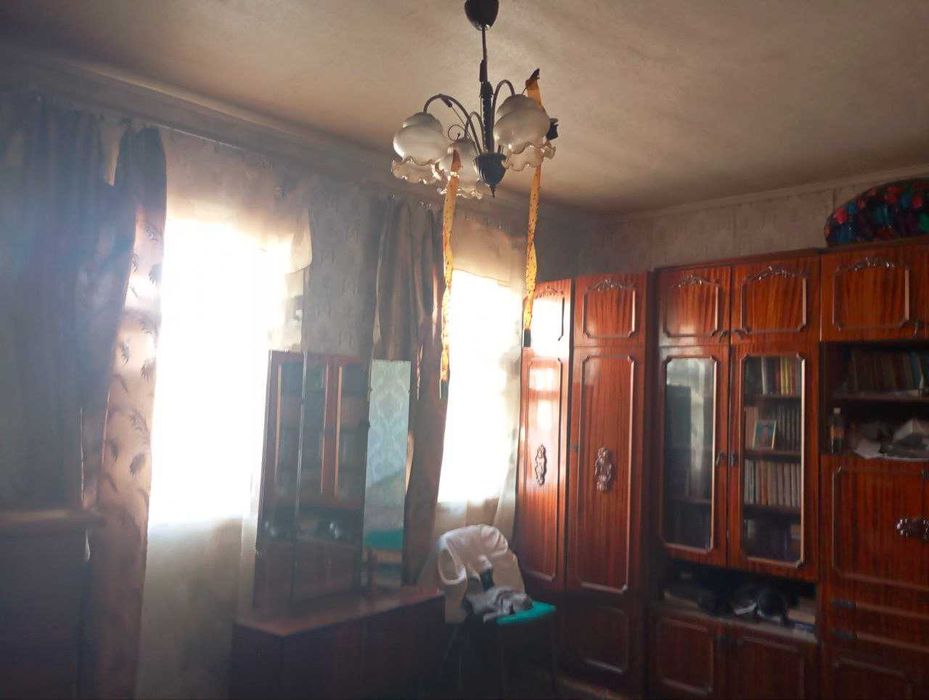 Продам будинок у центрі Золочева, з газом.