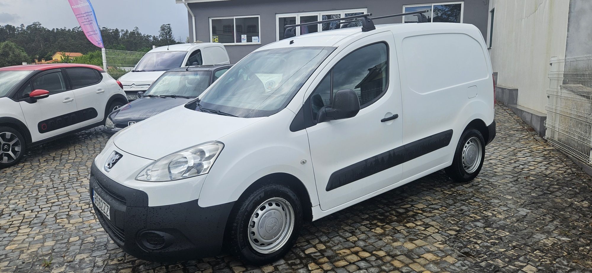 Peugeot Partner 1.6 hdi 3lug 100€/Mês