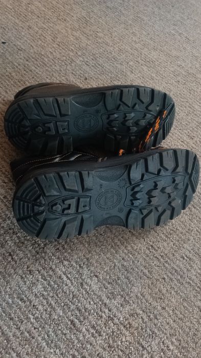 Ботинки рабочие новые