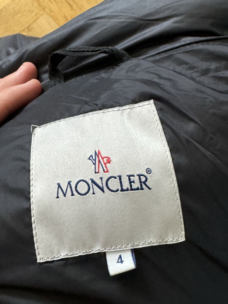 Пуховик moncler