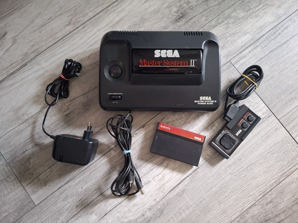 Sega Master System II + Asterix