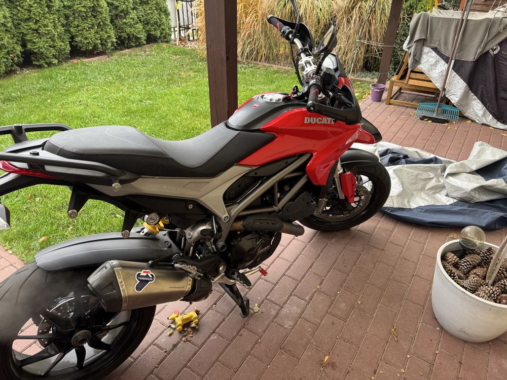 Ducati Hyperstada 821