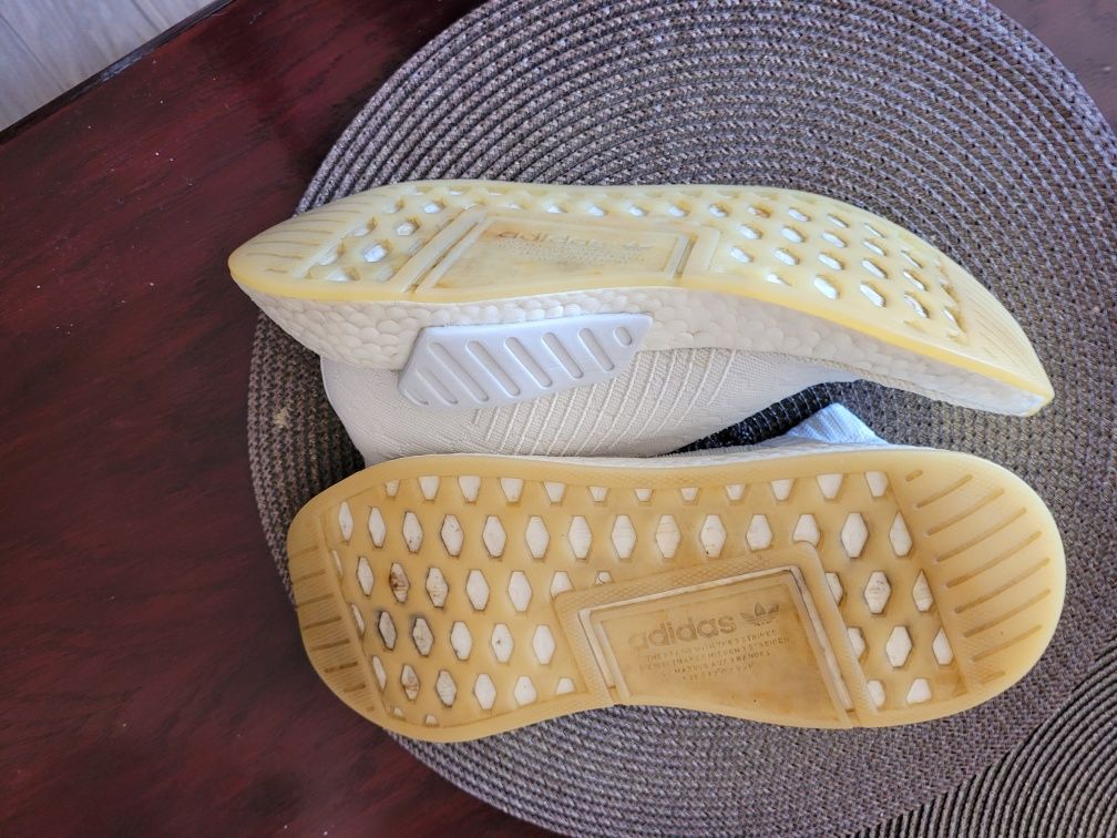 adidas NMD_CS2  39
Core White/ Core White/ Footwear White